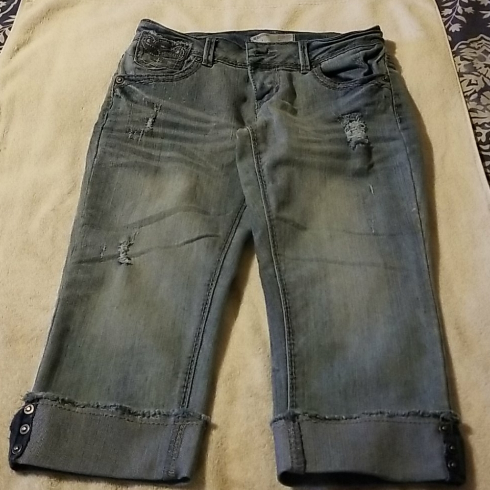 No boundaries shorts